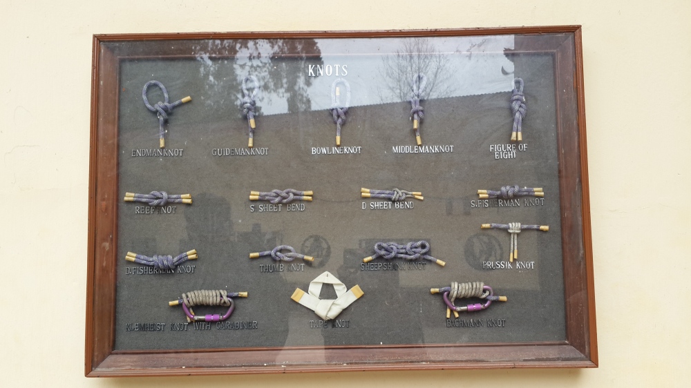 Different kinds of knots displayed at the mountaineering institute